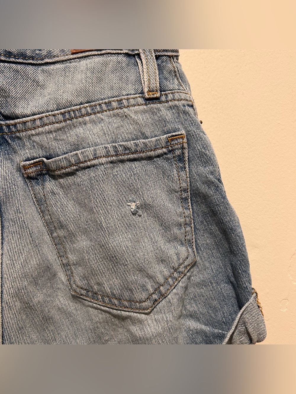 BDG Mom High Rise Denim Blue Distressed Jean Shorts - Women’s Size 26 - Picture 3 of 8